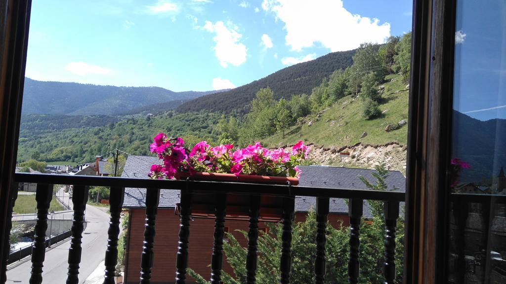 Apartaments Pont Romanic Espot Kültér fotó